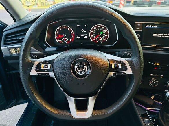 2018 Volkswagen Jetta 8-speed VII, синий, 1340000 рублей - вид 10