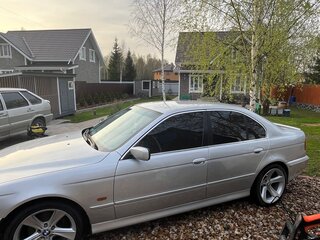 2003 BMW 5 серии 525i IV (E39) Рестайлинг, серебристый, 635000 рублей, вид 4