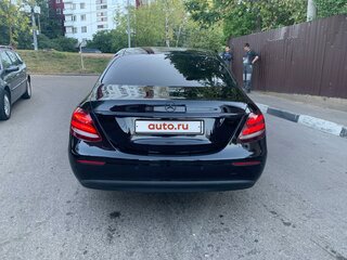2020 Mercedes-Benz E-Класс 200 V (W213, S213, C238), чёрный, 2000000 рублей, вид 3
