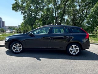 2017 Volvo V60 I Рестайлинг, чёрный, 1730000 рублей, вид 3
