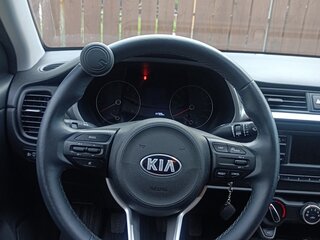 2021 Kia Rio IV Рестайлинг, белый, 1550000 рублей, вид 3