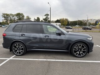 2022 BMW X7 40i I (G07), серый, 8500000 рублей, вид 3