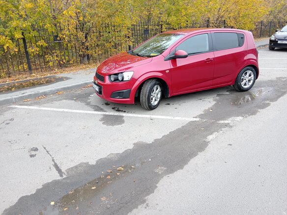 2013 Chevrolet Aveo II, красный, 750000 рублей - вид 3