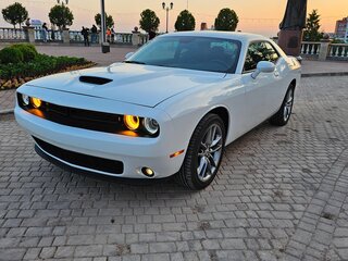 2022 Dodge Challenger III Рестайлинг 2, белый, 2867435 рублей, вид 1