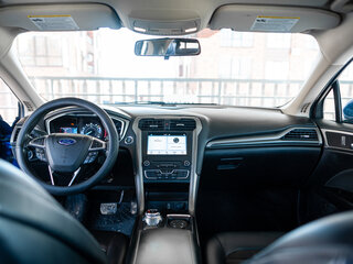 2017 Ford Fusion (North America) II Рестайлинг, синий, 1425000 рублей, вид 2