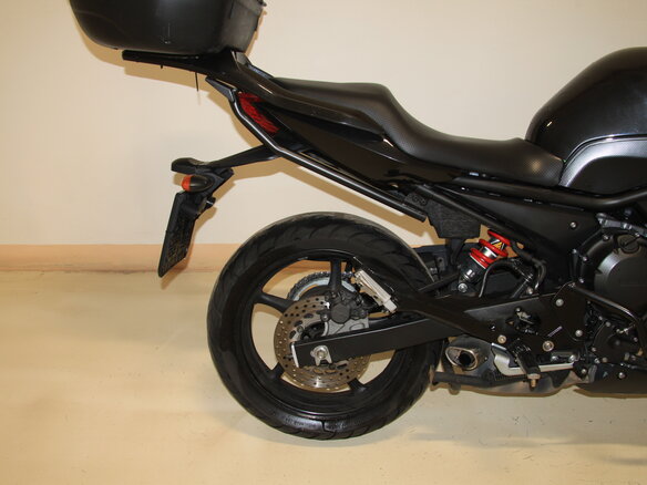 2011 Yamaha XJ6 (FZ6R), чёрный - вид 3