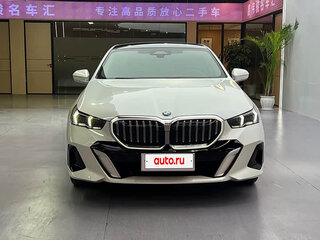 2024 BMW 5 серии Long 530Li xDrive VIII (G60/G61/G68), белый, 6600000 рублей, вид 3