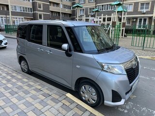 2020 Toyota Roomy I Рестайлинг, серебристый, 910000 рублей, вид 3
