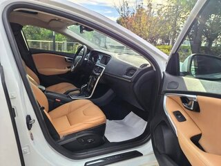 2019 Volvo V40 II Рестайлинг, белый, 1950000 рублей, вид 5