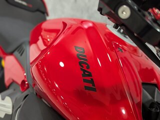 2023 Ducati Diavel V4, красный, 3300000 рублей, вид 4