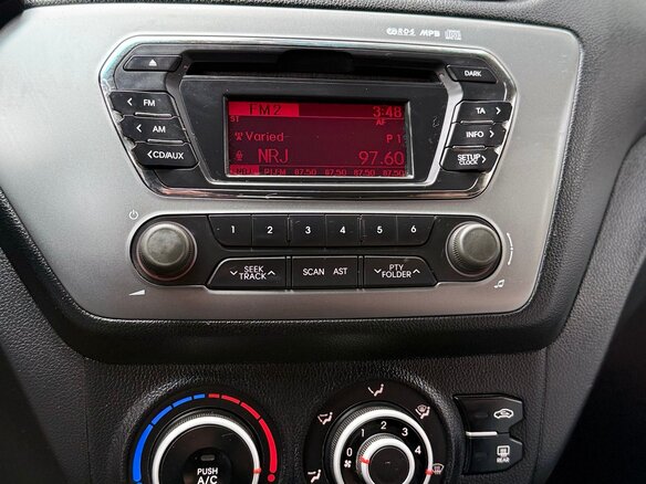 2013 Kia Rio 4-speed III, чёрный, 620000 рублей - вид 15