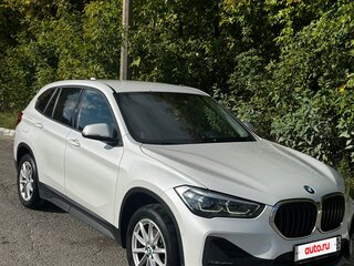 2022 BMW X1 18i sDrive II (F48) Рестайлинг, белый, 2600000 рублей, вид 2