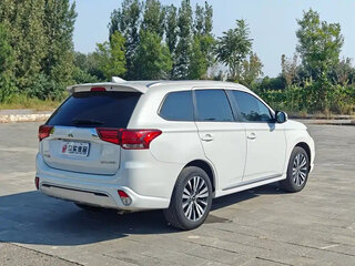2022 Mitsubishi Outlander III Рестайлинг 3, белый, 1779069 рублей, вид 4