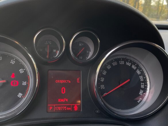 2013 Opel Astra J Рестайлинг, коричневый, 830000 рублей - вид 8