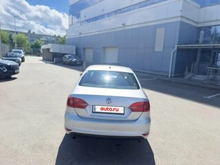 2014 Volkswagen Jetta VI, серебристый, 890000 рублей, вид 4