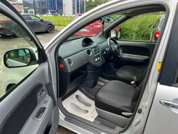 2013 Toyota Sienta I Рестайлинг 2, серый, 999000 рублей - вид 10