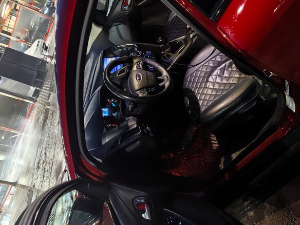 2017 Ford Focus III Рестайлинг, красный, 850000 рублей - вид 5
