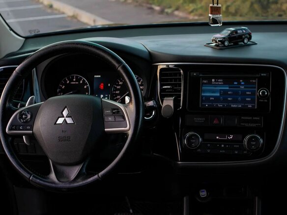 2013 Mitsubishi Outlander III, чёрный, 1350000 рублей - вид 11