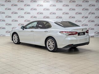 2018 Toyota Camry VIII (XV70), белый, 2549000 рублей, вид 4