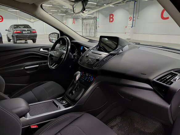 2018 Ford Kuga II Рестайлинг, белый, 1670000 рублей - вид 10