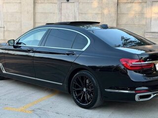 2016 BMW 7 серии Long 750Li xDrive VI (G11/G12), чёрный, 3150000 рублей, вид 3