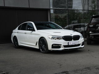 2017 BMW 5 серии 530d xDrive VII (G30/G31/G38), белый, 3750000 рублей, вид 3