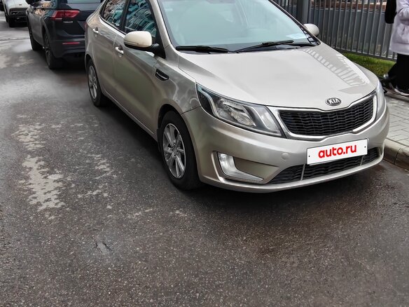 2014 Kia Rio 4-speed III, бежевый