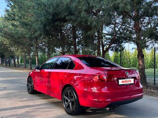 2011 Volkswagen Jetta VI, красный, 770000 рублей, вид 4