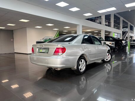 2004 Toyota Camry V (XV30) Рестайлинг, серебристый, 995000 рублей, вид 2