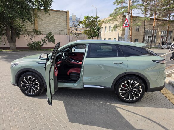 2023 Exeed RX, зелёный, 3150000 рублей - вид 4