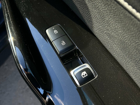 2020 Kia K5 III, синий, 2450000 рублей - вид 28