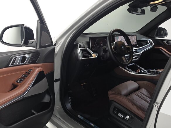 2025 BMW X5 40i IV (G05/G18) Рестайлинг, белый, 13500678 рублей - вид 9