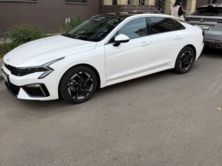 2023 Kia K5 LPi III Рестайлинг, белый, 2600000 рублей, вид 5