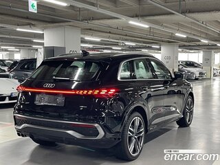 2026 Audi Q5 40 TDI III (GU), чёрный, 9308000 рублей, вид 5