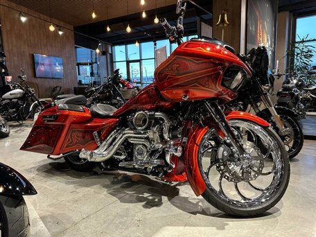 2017 Harley-Davidson Road Glide, красный, 4500000 рублей, вид 1