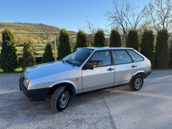 2004 Lada (ВАЗ) 21093i, серебристый, 500000 рублей - вид 30