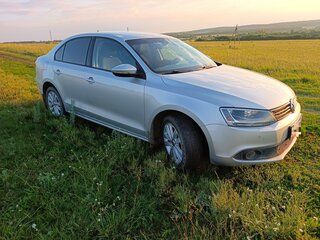 2013 Volkswagen Jetta VI, серебристый, 1015000 рублей, вид 3