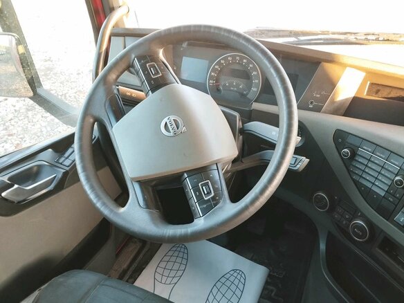 2016 Volvo FH, красный, 5791000 рублей - вид 6