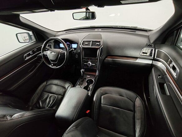 2018 Ford Explorer V Рестайлинг 2, белый, 2499000 рублей - вид 15