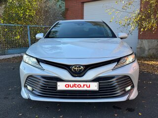 2018 Toyota Camry VIII (XV70), белый, 2580000 рублей, вид 3