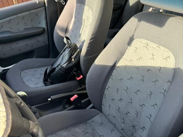 2001 Skoda Fabia I, жёлтый, 150000 рублей - вид 4