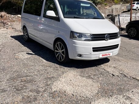 2013 Volkswagen Multivan T5 Рестайлинг, белый, 4500000 рублей, вид 2