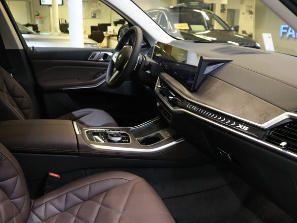 2025 BMW X5 Long 30Li IV (G05/G18) Рестайлинг, чёрный, 10650000 рублей - вид 12