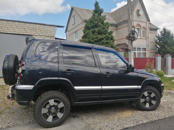 2008 Chevrolet Niva I, чёрный, 520000 рублей - вид 1