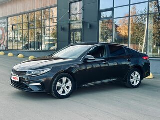 2018 Kia Optima IV Рестайлинг, коричневый, 1399000 рублей, вид 1