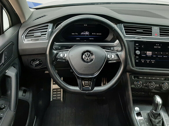2018 Volkswagen Tiguan II, серебристый - вид 13