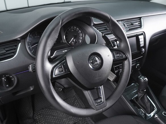 2015 Skoda Octavia III (A7), чёрный, 1170000 рублей - вид 11