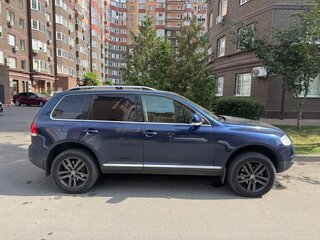2005 Volkswagen Touareg I, синий, 1100000 рублей, вид 3