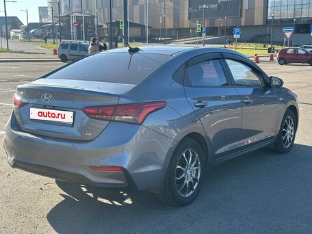 2018 Hyundai Solaris II, серый, 1270000 рублей, вид 4