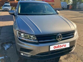 2017 Volkswagen Tiguan II, серебристый, 2300000 рублей, вид 2